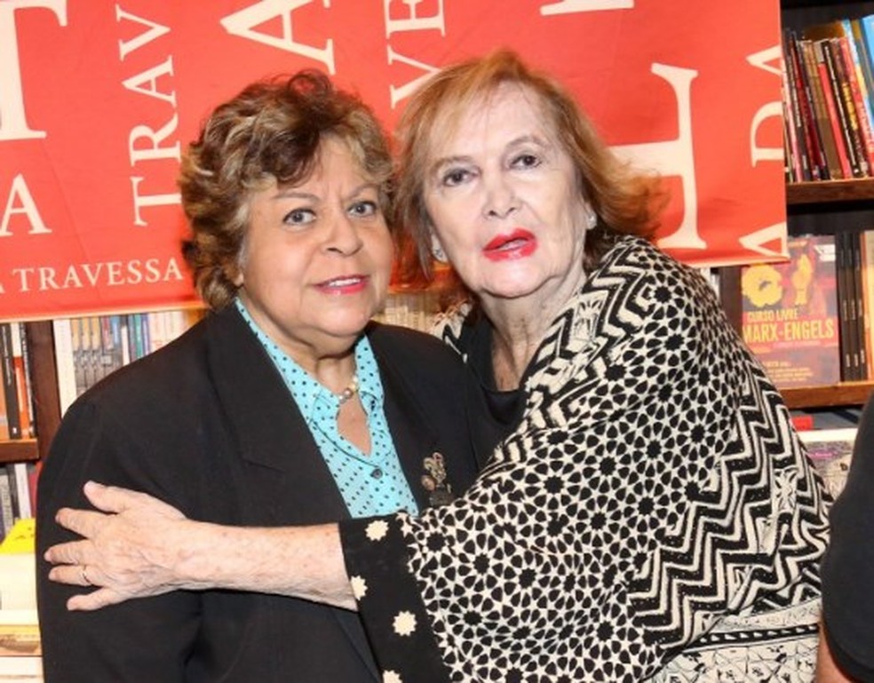 Leny Andrade e Doris Monteiro em 2015, por ocasião do lançamento do livro "A noite do meu bem", de Ruy Castro — Foto: Marcos Ramos / Agência O Globo