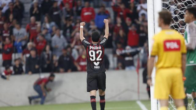 Athletico vence o Bahia e sobe na tabela do Brasileirão