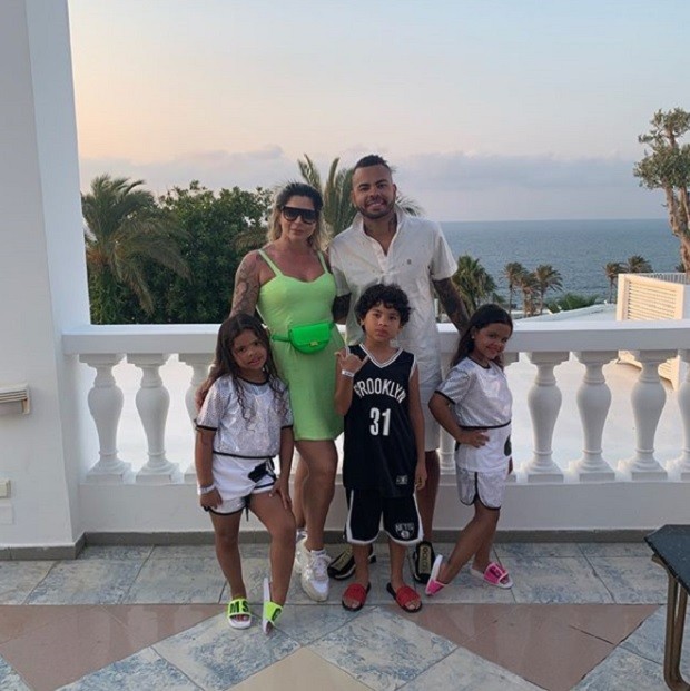 Dani Souza curte Dentinho na Grécia em hotel com diária de R$ 3 mil (Foto: Reprodução Instagram)