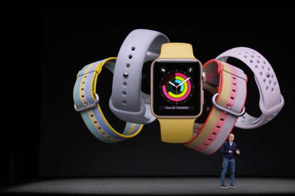 Apple Watch também monitora exercícios físicos — Foto: Reprodução/Apple