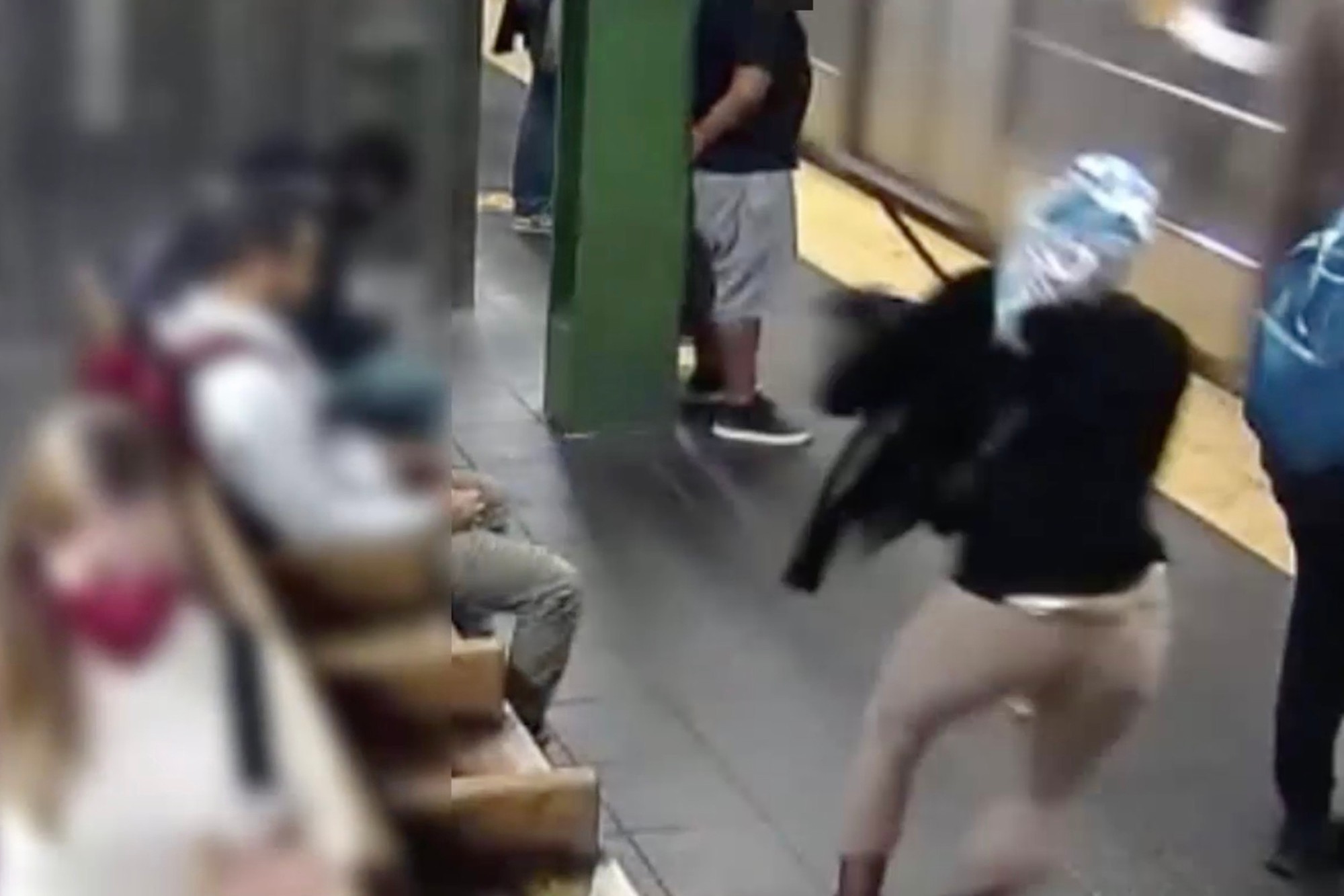 Mulher é empurrada contra um trem em Times Square (Foto: divulgação)