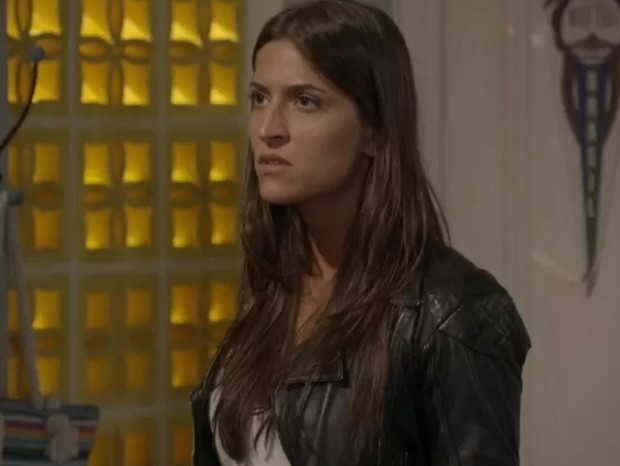 Nat (Maria Joana) será expulsa de casa por Duca (Arthur Aguiar) (Foto: TV Globo)