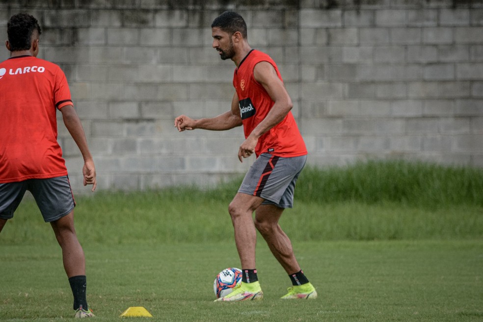 Tréllez em treino do Vitória — Foto: Pietro Carpi / EC Vitória / Divulgação