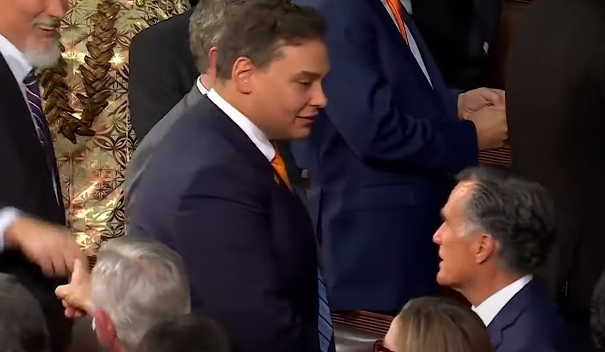 Republicano Mitt Romney critica Santos ‘Não pertence a esse lugar’