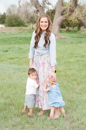 Katie e os irmãos Grayson, 2, Hannah, 1 (Foto: woodandgraceblog)