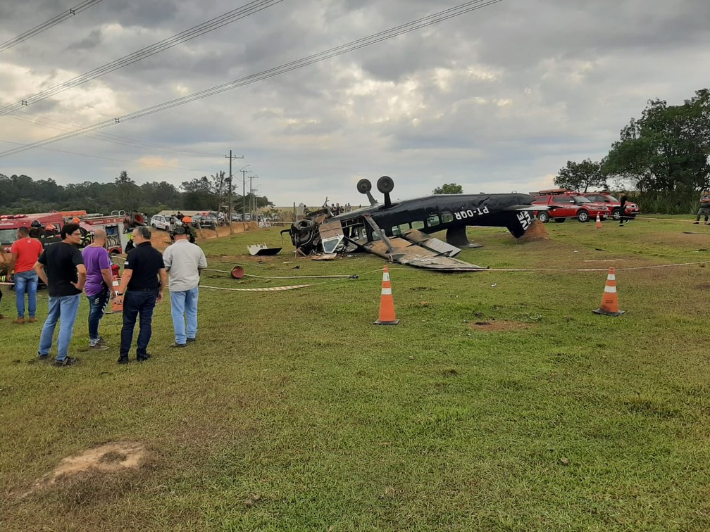 Avião faz pouso de emergência e deixa feridos em Boituva  — Foto: Prefeitura de Boituva/ Divulgação 