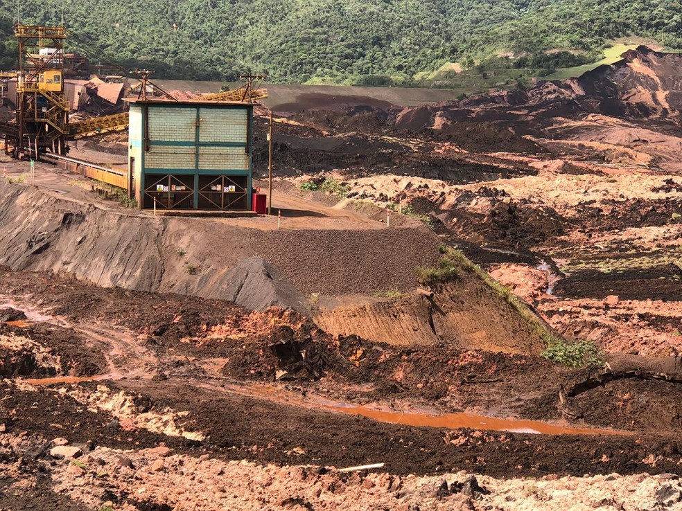 Barragem da mina do Feijão se rompeu e causou estragos — Foto: Uarlen Valério/O Tempo/Estadão Conteúdo