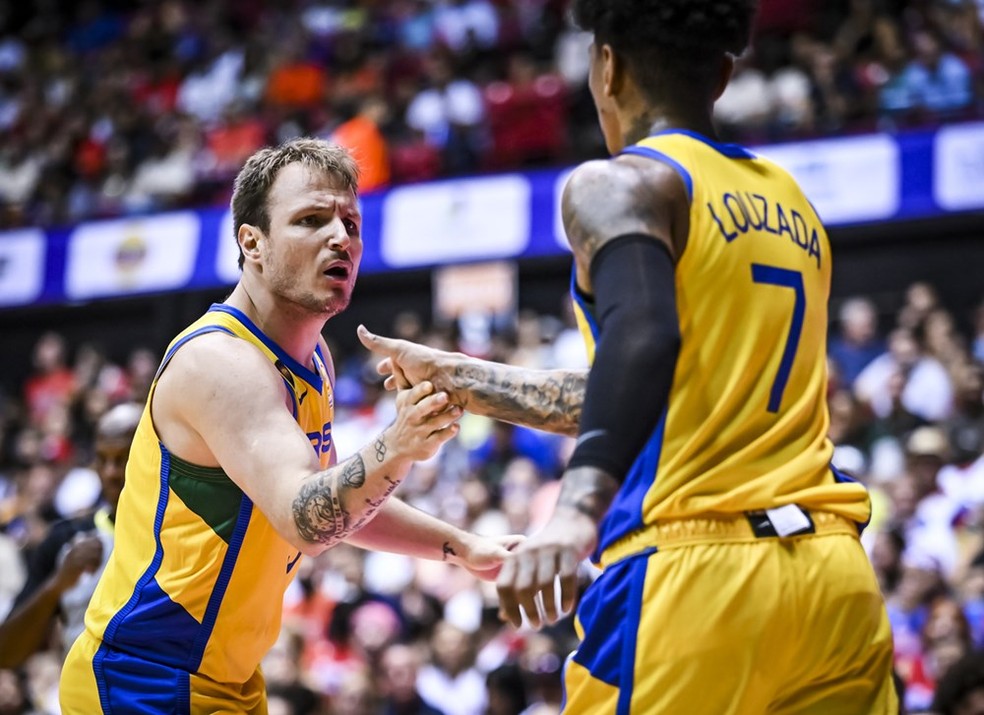 Seleção brasileira estreia contra o Canadá — Foto: Divulgação/FIBA