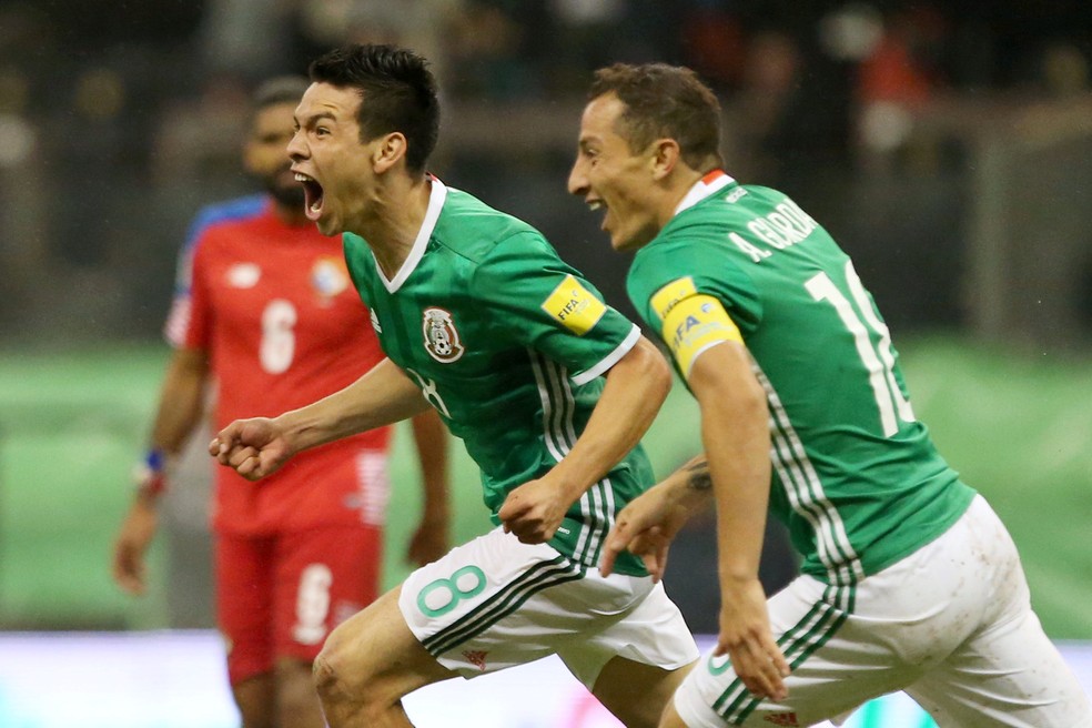 Lozano decidiu a parada e antecipou a classificação do México (Foto: Reuters)