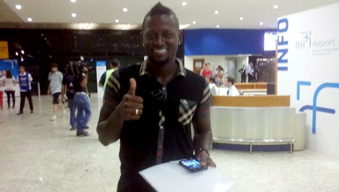 Se depositar R$ 3 mi, Riascos deixa Cruzeiro e joga por outro clube até decisão final