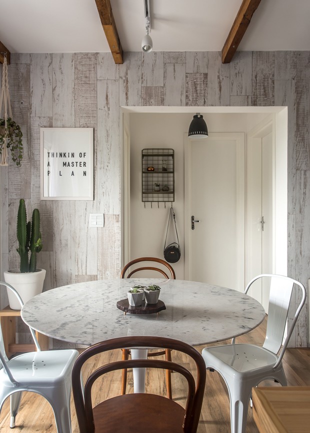 apartamento-escandinavo-Studio-Boscardin-Corsi-sala-de-jantar-mesa (Foto: Eduardo Macarios)