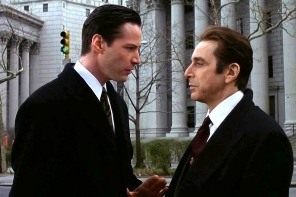 Keanu Reeves e Al Pacino em cena de Advogado do Diabo (1997) (Foto: Reprodução)