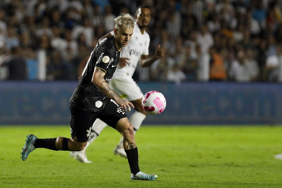 Róger Guedes repudia ataques à esposa nas redes sociais após vice do Corinthians: 