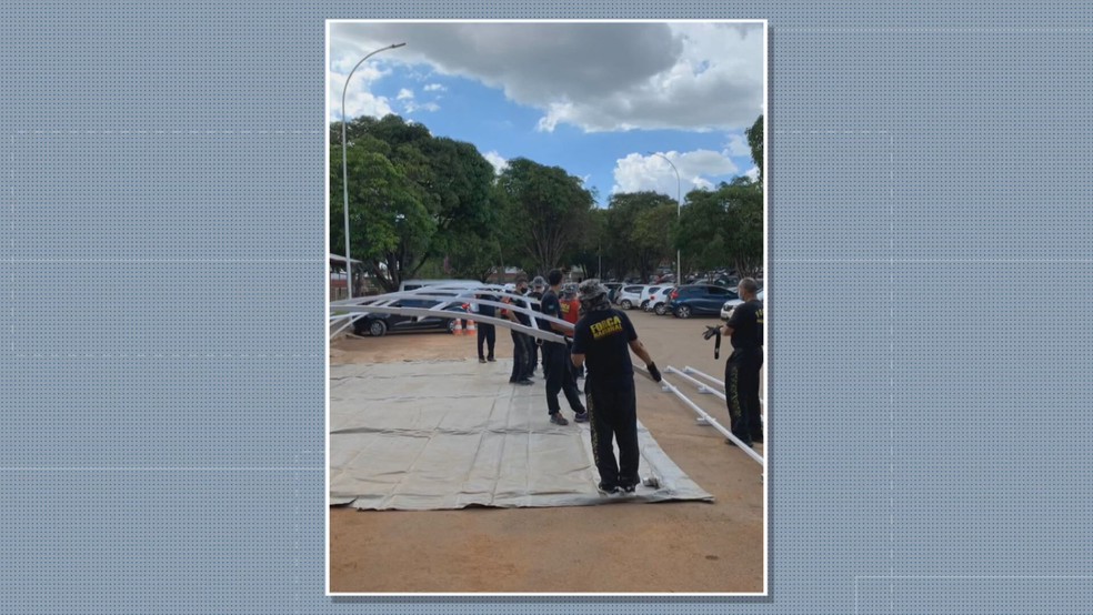 Secretaria de Saúde monta tenda refrigerada para armazenar corpos no Hospital Regional de Taguatinga — Foto: Arquivo pessoal