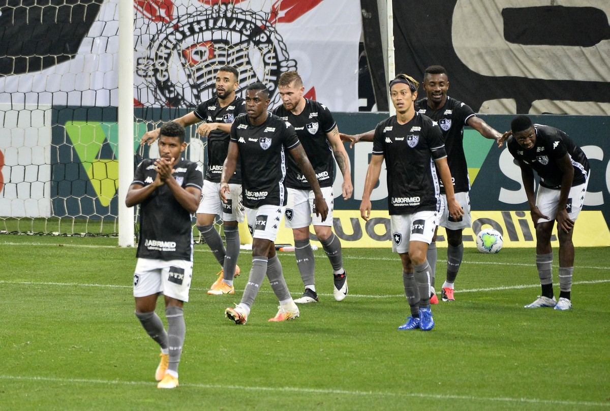 Atuações Do Botafogo Falha Na Defesa Custa Resultado Em Noite De Kalou E Honda Botafogo Ge