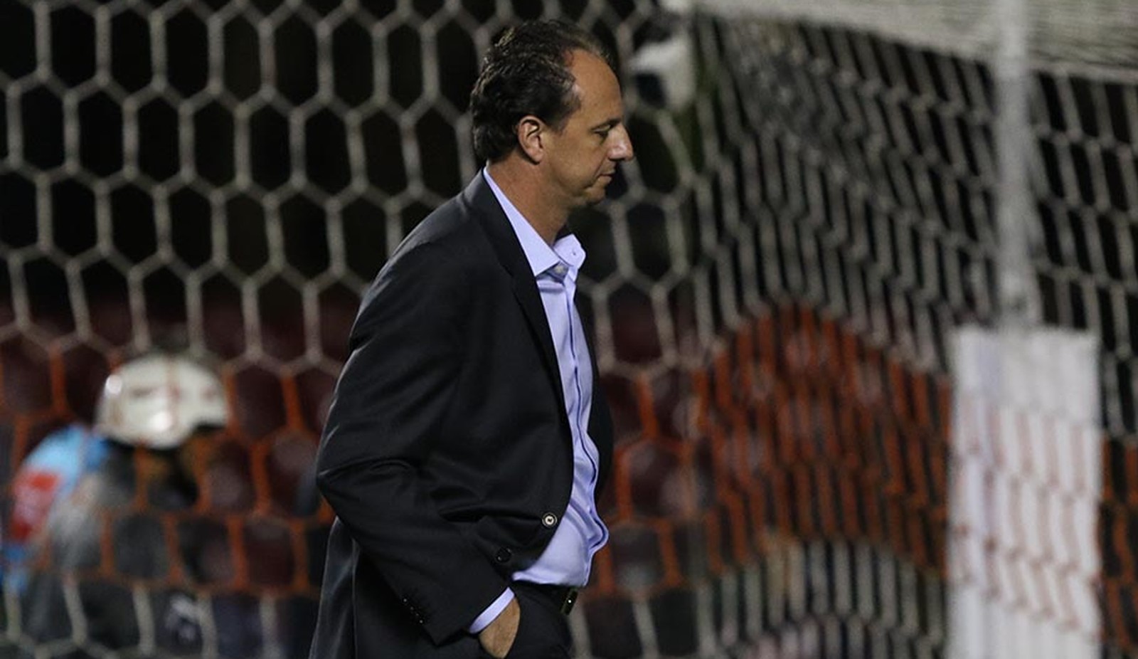 Rogério pagou sozinho pelos erros de presidente e diretoria