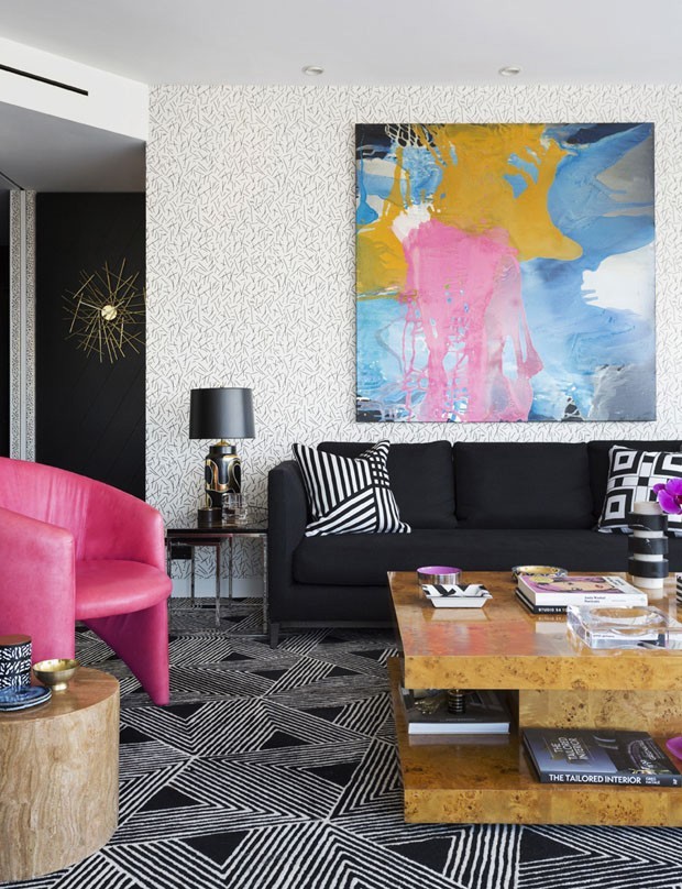 Sofá preto: 8 salas de estar para se inspirar (Foto: Divulgação)