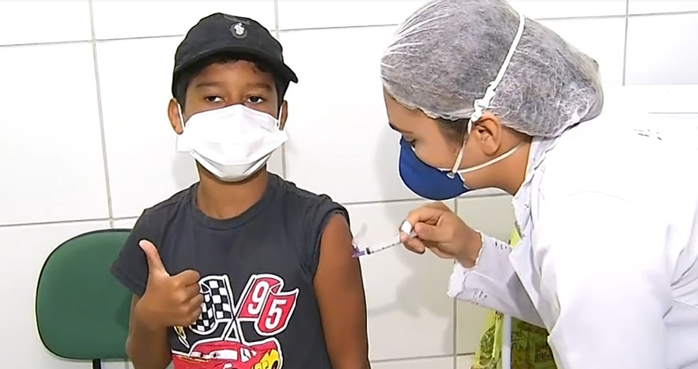 Eusébio começou a vacinar crianças de 6 a 11 anos contra a Covid com doses da CoronaVac — Foto: TV Verdes Mares