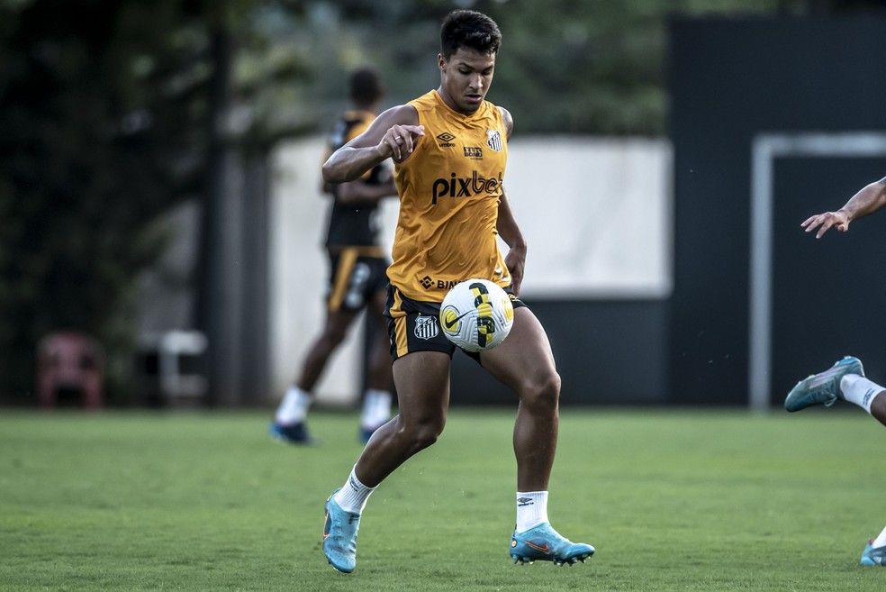 Marcos Leonardo no treino do Santos — Foto: Ivan Storti/Santos FC