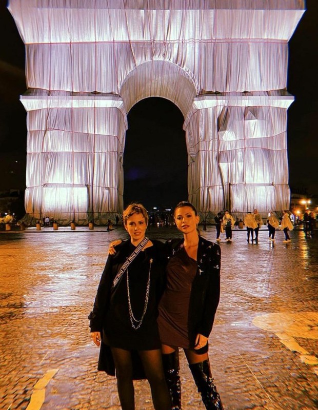 Marcella Rica e Vitoria Strada na França (Foto: Instagram)
