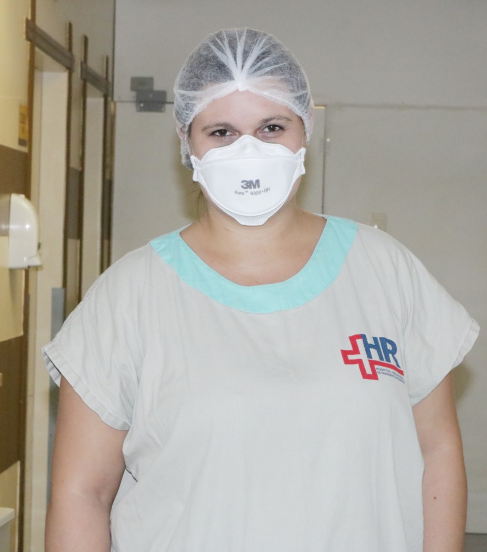 Danielle Penha Dassi, médica intensivista da UTI Covid no HR  — Foto: AI-HRPP