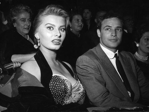Marlon Brando e Sophia Loren (Foto: Getty Images)