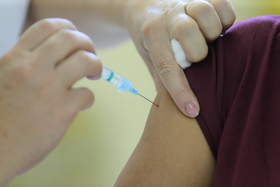 Vacina contra a Covid-19  — Foto: Geraldo Bubniak/AEN