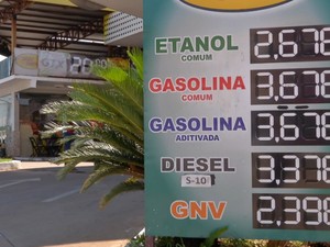 Em alguns postos de Cuiabá, o litro do etanol é vendido a R$ 2,67 (Foto: Reprodução/TVCA)