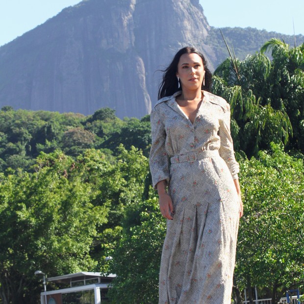 Ex-BBB Marien Carretero faz ensaio na Lagoa, no Rio (Foto: Daniel Delmiro/AgNews)