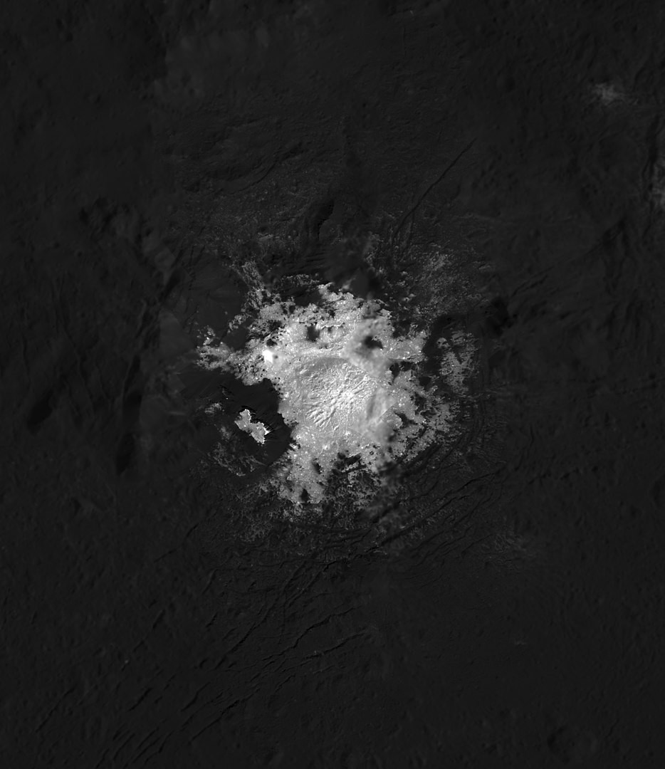 Manchas luminosas na superfície de Ceres são enormes reservatórios de sal (Foto: NASA / JPL-Caltech / UCLA / Max Planck Institute for Solar System Studies / German Aerospace Center / IDA / PSI)