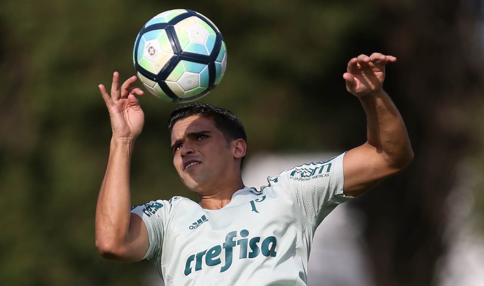 Jean participa de aquecimento e pode retornar ao Palmeiras diante do Sport