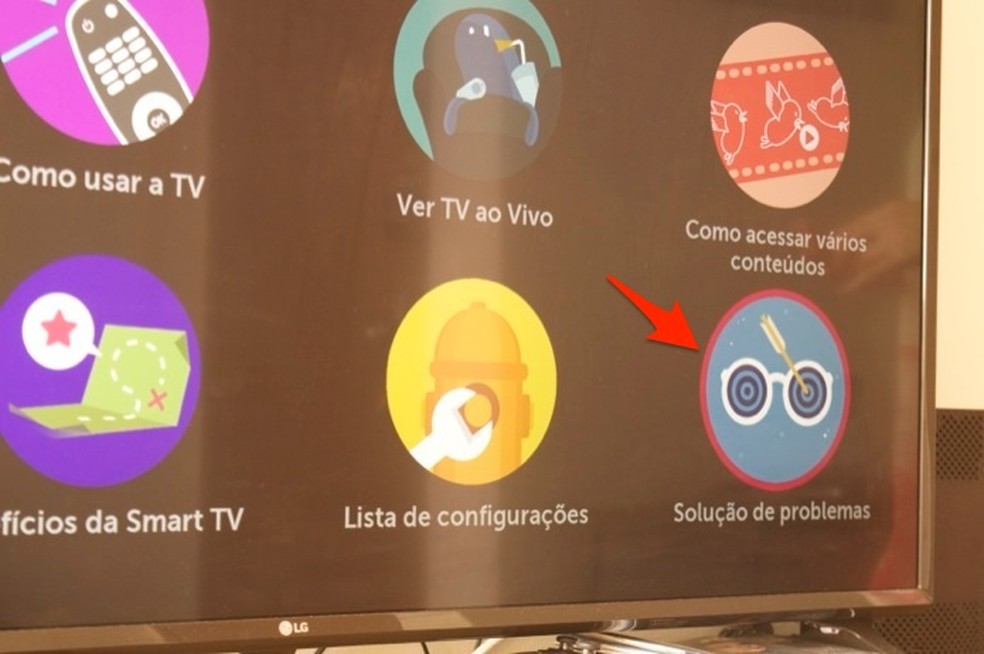 Ação para visualizar dicas para soluções de problemas em uma smart TV da LG com WebOS — Foto: Reprodução/Marvin Costa