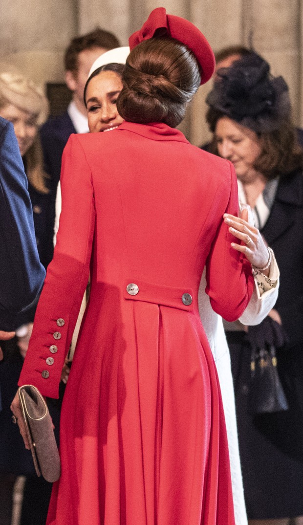 Photo Â© 2019 Camera Press/The Grosby GroupThe Duchess of Cambridge greets the Duchess of Sussex at Westminster Abbey for a Commonwealth day service. Commonwealth Day has a special significance this year, as 2019 marks the 70th anniversary of the modern (Foto: Camera Press/The Grosby Group)