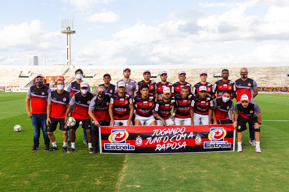 O Campinense fez um bom Campeonato Paraibano, mas terminou em segundo lugar pela terceira vez seguida — Foto: Daniel Lins / Campinense