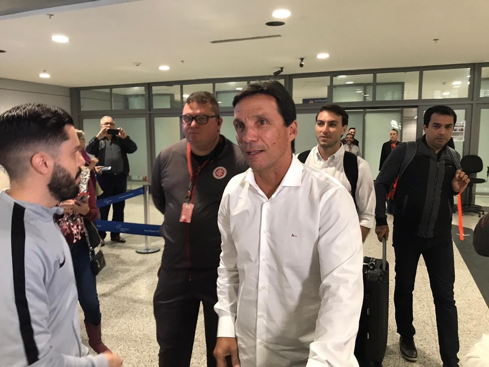 Zé Ricardo desembarca em Porto Alegre para assumir comando do Inter