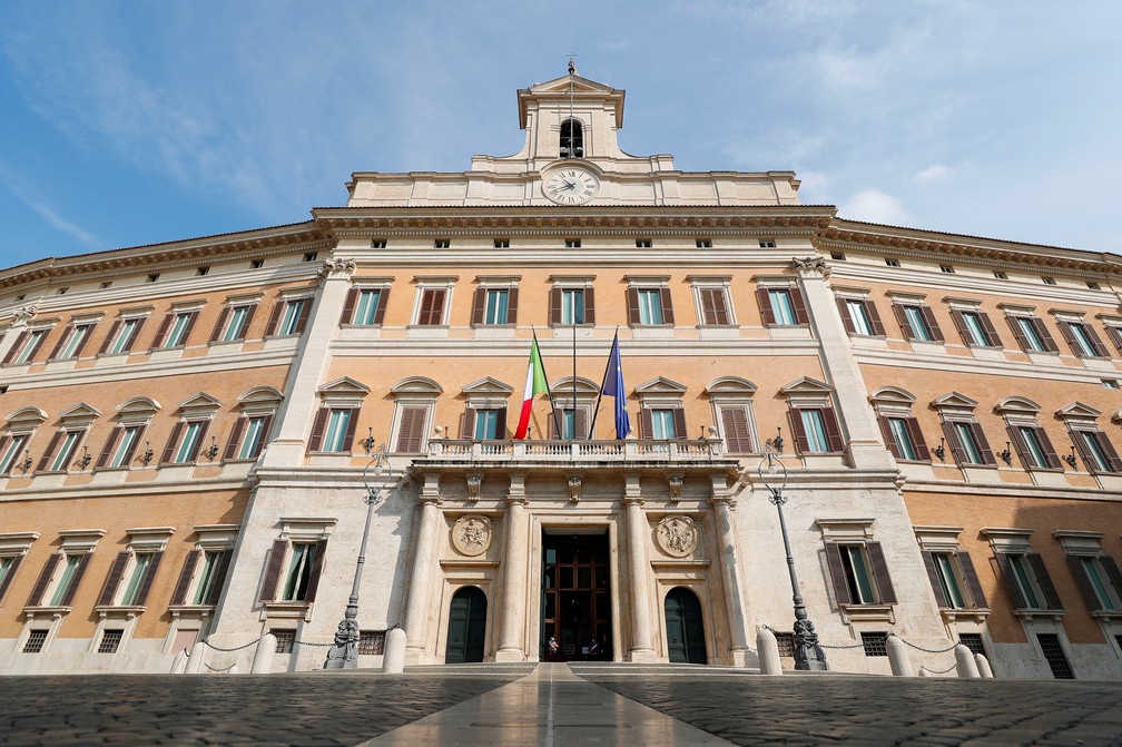 O Palácio de Montecitorio, que abriga a Câmara dos Deputados do Parlamento italiano, é visto em Roma nesta segunda-feira (21) — Foto: Guglielmo Mangiapane/Reuters