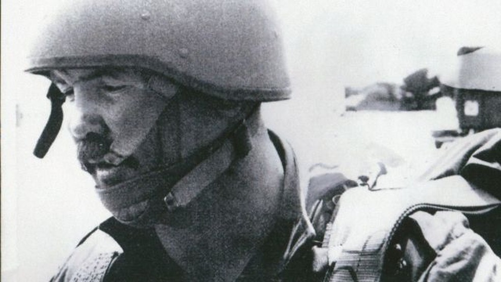 McAleese participando de conflito na África do Sul em 1980 — Foto: Divulgação/Two Rivers Media/Via BBC