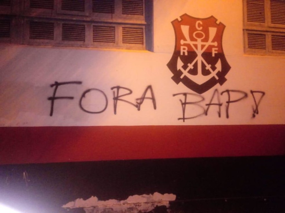 Vice-presidente de relações externas, Bap também é alvo de protesto — Foto: Reprodução