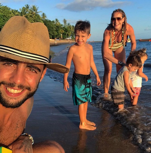 Luana Piovani e Pedro Scooby com os filhos (Foto: Reprodução/Instagram)