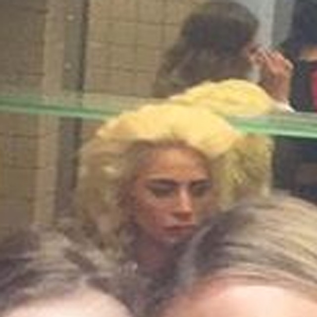 Lady Gaga faz photobomb em selfie de tops (Foto: Instagram/Reprodução)