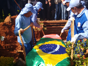 Pai processa clínica e funerária por divulgação de fotos de autópsia de  Cristiano Araújo