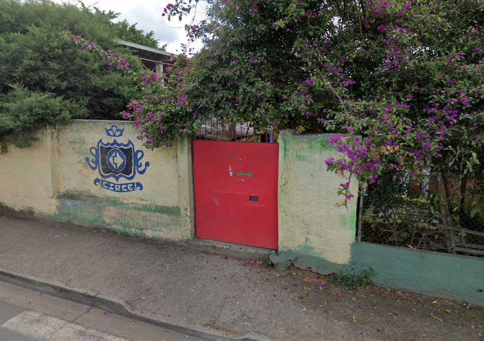 Escola estadual Circe Teixeira Musa e Silva Professora em Atibaia, SP — Foto: Google Street View