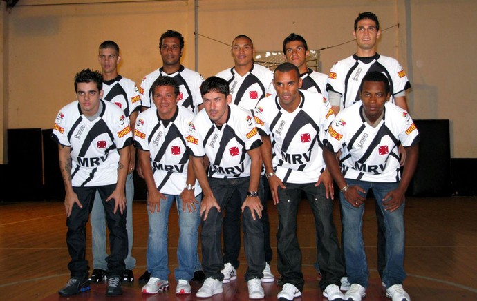 Vasco apresentação dos reforços em 2009 (Foto: GLOBOESPORTE.com) Vasco apresentação dos reforços em 2009 (Foto: GLOBOESPORTE.com)
