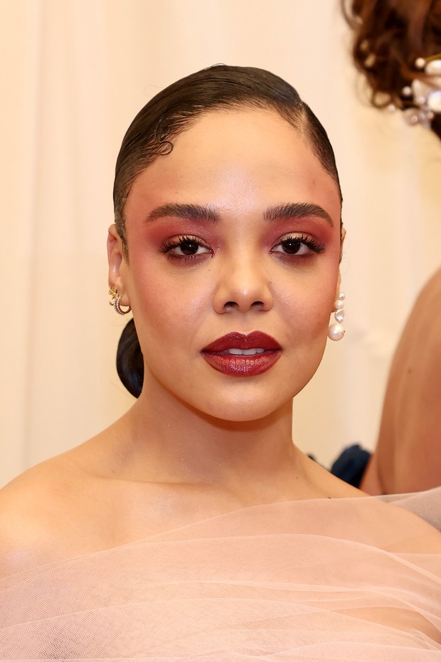 NEW YORK, NEW YORK - MAY 02: (Exclusive Coverage) Tessa Thompson arrives at The 2022 Met Gala Celebrating "In America: An Anthology of Fashion" at The Metropolitan Museum of Art on May 02, 2022 in New York City. (Photo by Arturo Holmes/MG22/Getty Images f (Foto: Getty Images for The Met Museum/)