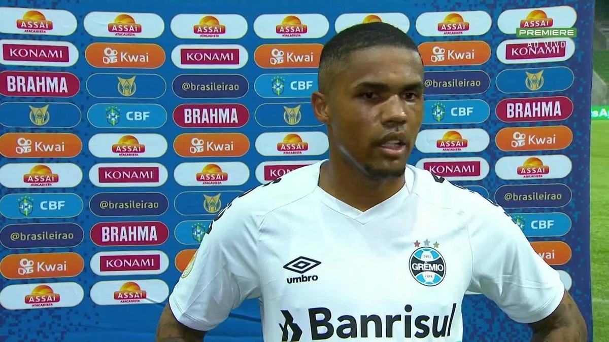 Douglas Costa abraça culpa por momento do Grêmio e fala sobre Felipão: "Vai nos ajudar" - Vimarsana News