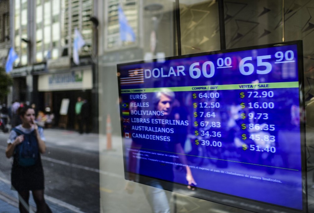 Dólar disparou na Argentina, mostra casa de câmbio fotografada na sexta-feira (25) — Foto: Ronaldo Schemidt/AFP