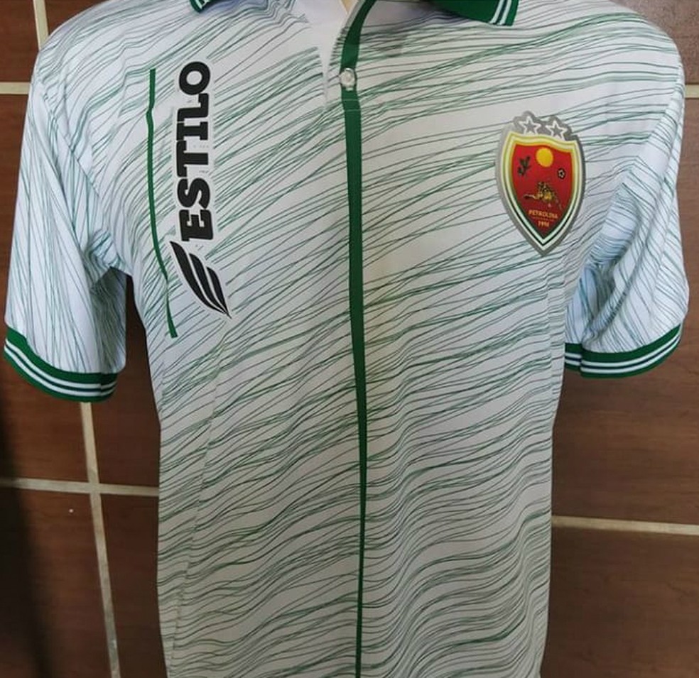 Uniforme número um da comissõ técnica (Foto: Divulgação)