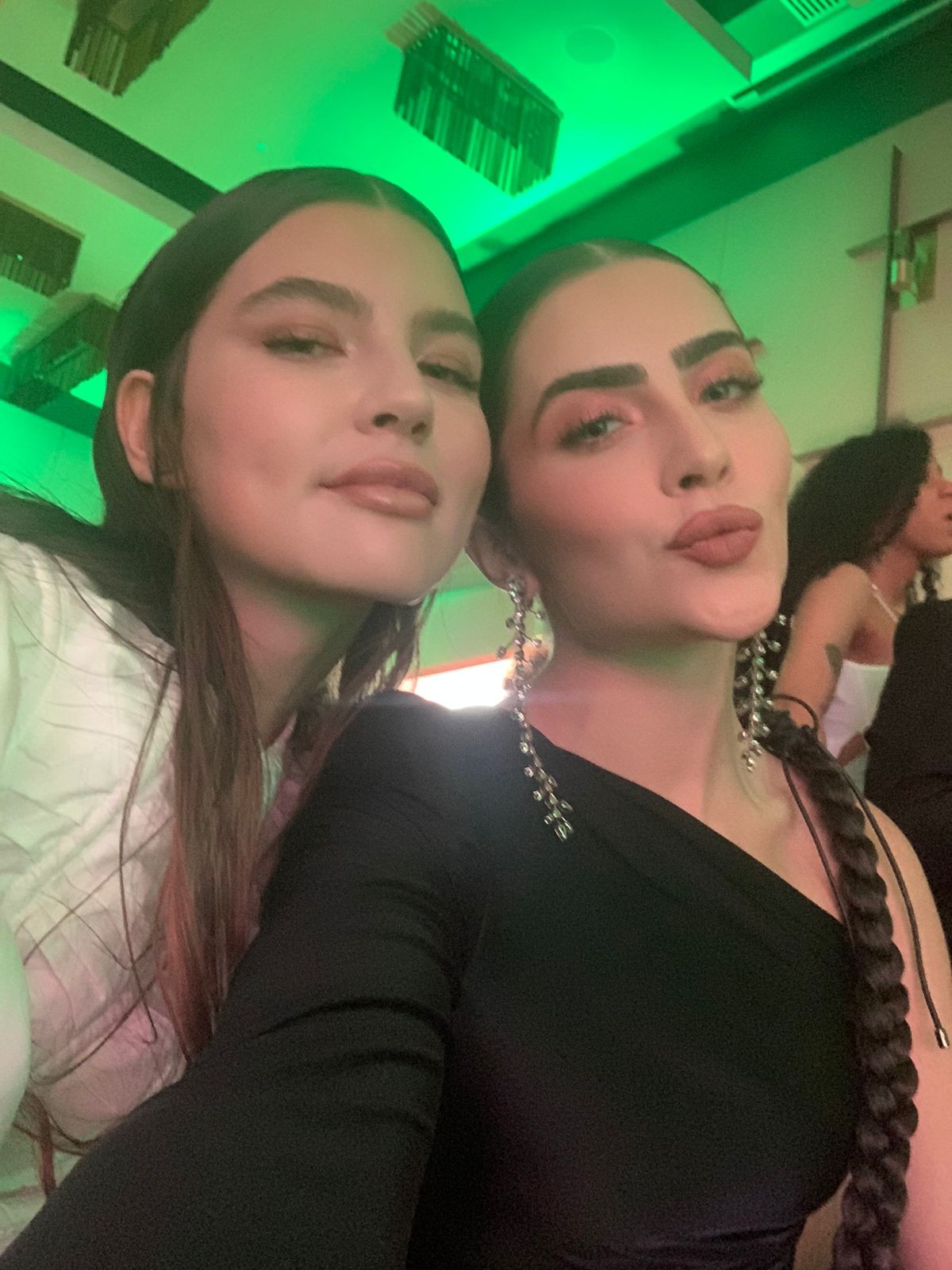 Geração Glamour 2022: Alanis Guillen e Jade Picon posam juntas em ...