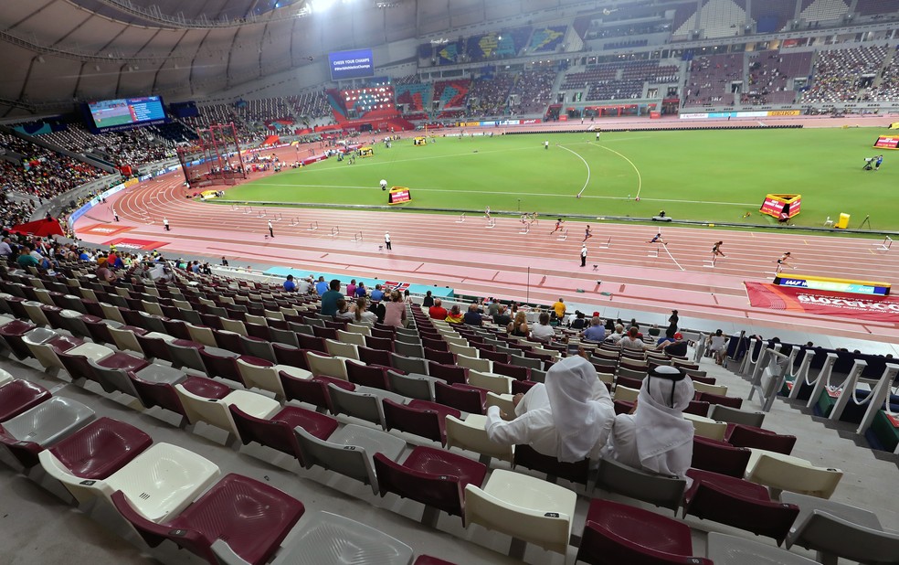 Cena recorrente: Estádio Khalifa vazio durante o Mundial de Atletismo — Foto: Martin Rickett/Getty Images