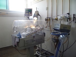 UTI neonatal do Hospital Universitário onde telemonitoramento vai ser implantado (Foto: Michelly Oda / G1)